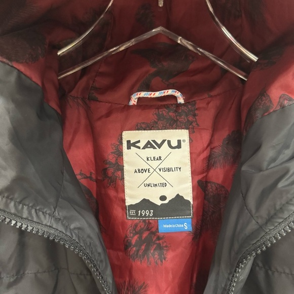 Kavu Insulated Puffer Jacket Black Hooded Woodland Theme Lining Women’s Small - Picture 2 of 7